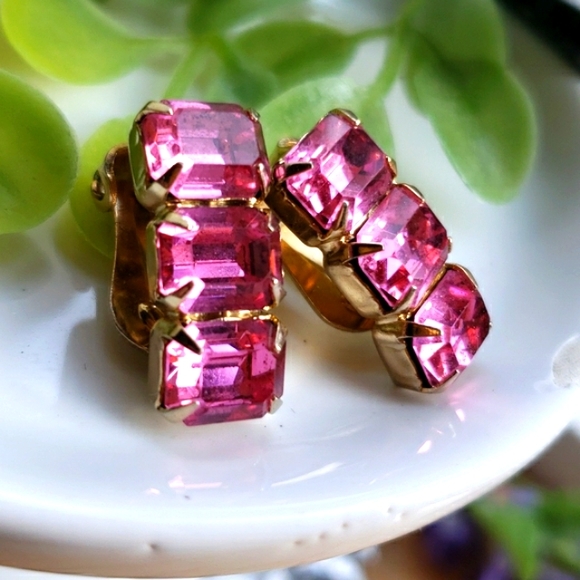Vintage Authentic 50's Weiss Large Faceted Pink Glass Rhinestone Estate Earrings - Picture 7 of 11